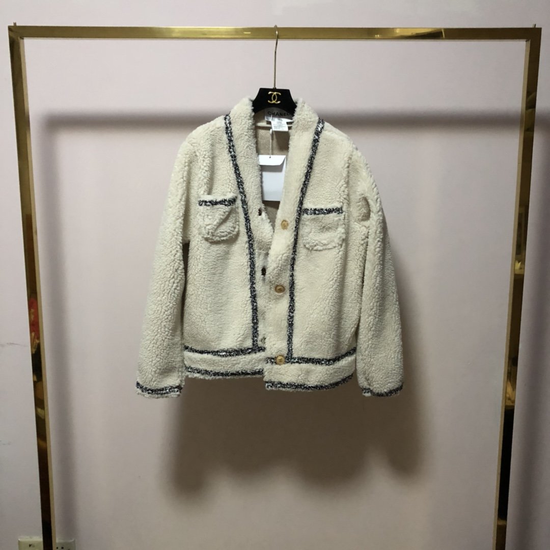 秋ファションのトレンド シャネル CHANEL 一番おしゃれ秋冬トレンド ハーフコート 2020秋に注目したい