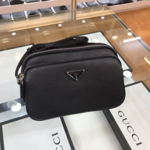 安心安全人気通販 ミニバッグ ストリート界隈でも人気 プラダ PRADA 20新作です