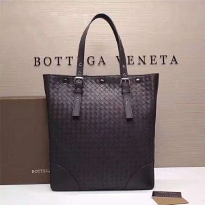 おすすめアイテム ハンドバッグ 高級感が漂う ボッテガ ヴェネタ BOTTEGA VENETA 国内完売