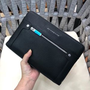 今流行のストリート上品 バーバリー BURBERRY ポーチ 【2020春夏】最新コレクション
