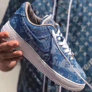 ムダな装飾を排したデザイン 2020秋冬 Supreme x Louis Vui...