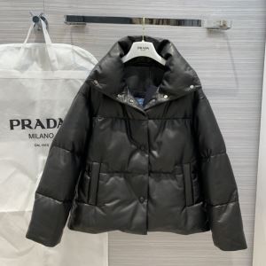 プラダ PRADA 最新秋冬トレンドをチェック202020秋冬　ダウンジャケット　今年の流行りファション　2色可選　絶対おさえるべきカラーと最新