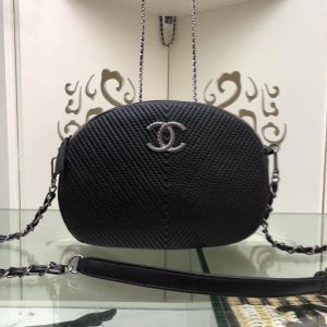 トレンド感があって涼しげ シャネル 2020年夏の一押しファッションアイテム CHANEL ファッションにトレンド レディースバッグ