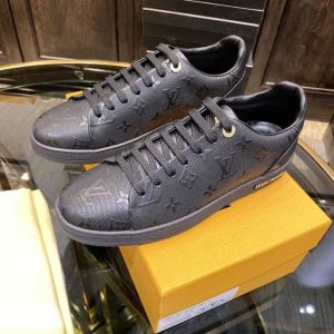 2色可選 2020モデル ルイ ヴィトン LOUIS VUITTON ストリート感あふれ スニーカー 人気の高いブランド