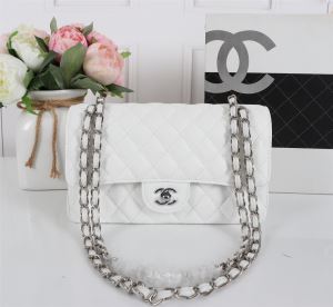 シャネル 限定色がお目見え CHANEL 新作が見逃せない レディースバッグ 人気ランキング最高