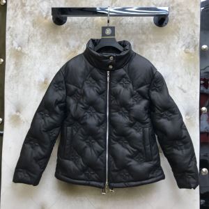 秋冬とれんど新品目立ち　ルイ ヴィトン 2020秋冬最重要アイテム　LOUIS VUITTON　ハーフコート　ファッション上級者向け