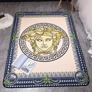 ヴェルサーチVERSACE 2020SSのトレンド商品 ラグカーペット 冬はほっ...