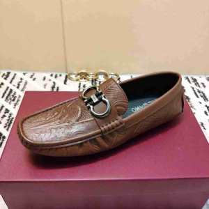 ローファー 秋服コーデ2020年版 サルヴァトーレフェラガモ FERRAGAMO...