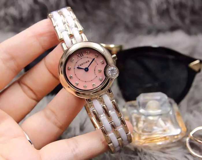 2020 ムダな装飾を排したデザイン カルティエ CARTIER 輸入クオーツムーブメント 女性用腕時計 4色可選