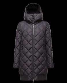上品な装いで華やかさ　 2020秋冬 moncler モンクレール 相性抜群　ダウンジャケット ロング