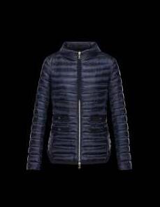 高級感のある　 2020秋冬 moncler モンクレール独特な手触り ダウンジャケット