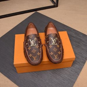 お手頃プライス ルイ ヴィトン 2色可選 LOUIS VUITTON コーデの完成度を高める スニーカー さらに魅力的