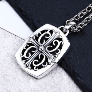 甘過ぎず大人な印象に クロムハーツぐっと鮮度がアップ CHROME HEARTS ペンダントトップ 2020年春夏のトレンドアイテム