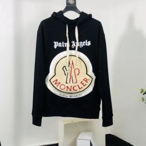 3色可選 冬のスタイルの幅が広がりそう MONCLER モンクレール パーカー 定番人気の2020秋冬モデル