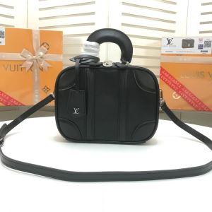トレンド感があって涼しげ ルイ ヴィトン 夏ファッションのおすすめ LOUIS VUITTON 2020年夏の一押しファッションアイテム レディースバッグ 2色選択可