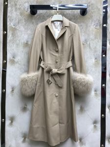 今年の流行りファション ディオール DIOR 絶対おさえるべきカラーと最新 ダスター コート 最新秋冬トレンドをチェック202020秋冬