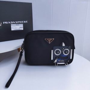質の高い新品 プラダ PRADA 注目度が上昇中 ポーチ 2020年春夏コレクション