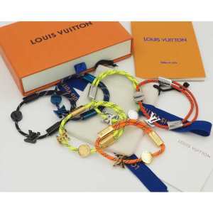 夏の大人カジュアルスタイル ルイ ヴィトン LOUIS VUITTON 2020年最新ファッション ブレスレット 多色可選 リッチな印象に