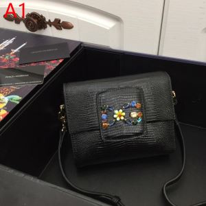 クラシカルな雰囲気 ドルチェガッバーナ 2020年春夏シーズンの人気 DolceGabbana この夏は注目新作 レディースバッグ 多色選択可