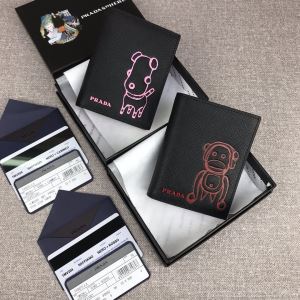 人気の秋冬新作再登場 プラダ PRADA 今年注目すべき秋冬ファッション 財布ウォレット 2色可選 2020トレンドアイテム激安