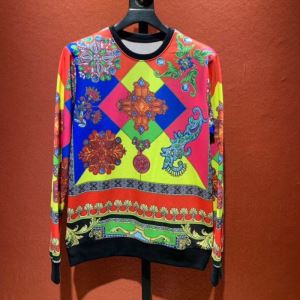 おしゃれに秋を迎えるために VERSACE ヴェルサーチ 2020秋冬最安価格新品 プルオーバーパーカー