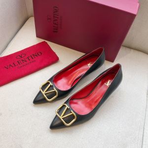 多色可選 202020秋冬トレンドファッション パンプス ヴァレンティノ最新秋冬トレンドをチェック VALENTINO 秋冬流行りファション