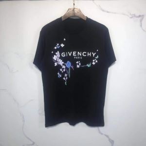 2色可選 普段使いにも最適なアイテム ジバンシー GIVENCHY ストリート感あふれ 半袖Tシャツ