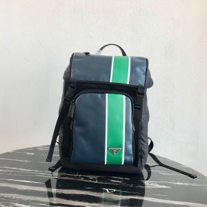 プラダ春夏コレクション新品 PRADA 普段見ないデザインばかり リュック 大人気柄