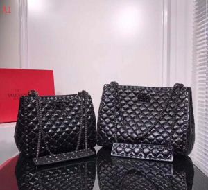 個性的なモデル　トートバッグ 多色可選　ヴァレンティノ VALENTINO 目前の注目ブランド