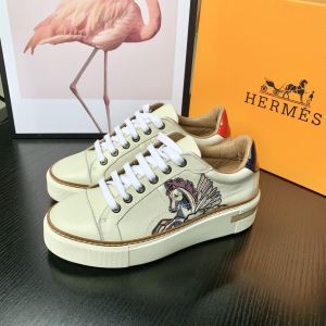 2020春夏も引き続きトレンド まずは定番人気アイテム エルメス HERMES カジュアルシューズ