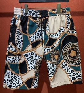 世界共通のアイテム ヴェルサーチ VERSACE 是非ともオススメしたい ショートパンツ 試してみよう