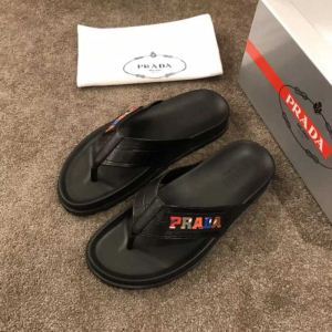 大人っぽく着こなし プラダ PRADA大胆にデザインオシャレ新品 サンダル202...