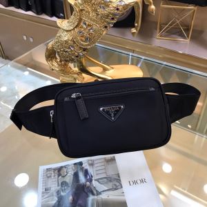 2020春夏人気トレンドアイテム プラダ PRADA ショルダーバッグ 今流行りの最新コレクション