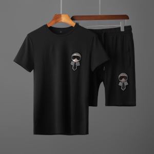 お値段もお求めやすい 半袖Tシャツ やはり人気ブランド フェンディ FENDI