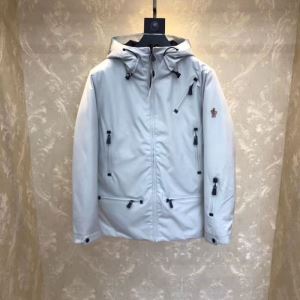 モンクレール プレミアムダウンコート 秋冬にしっとり楽しむ【2020秋冬】の注目トレンド MONCLER 2色可選