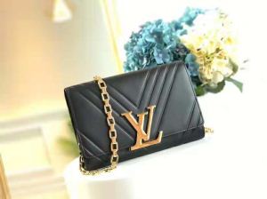 ショルダーバッグ 4色可選 人目を引く存在感 2020新品入荷 冬季限定販売 LOUIS VUITTON ルイ ヴィトン