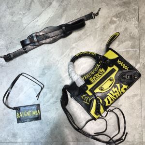 BALENCIAGA 2020SS人気 バレンシアガ 2年以上連続１位獲得 レディースバッグ VIP価格SALE