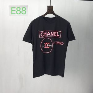 2色可選 シャネル 人気は今季も健在 CHANEL 本当に嬉しいアイテム 半袖Tシャツ 差をつけたい人にもおすすめ