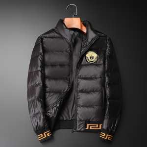 秋冬もちろん主役級 ヴェルサーチ 大人かわいい秋冬コーデを楽しみVERSACE2...