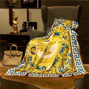 2020春夏トレンドアイテム ヴェルサーチ セレブ愛用　贈り物にも最適 VERSACE ブランケットお肌の敏感な方におすすめ