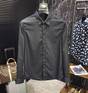 大人のカジュアルスタイル長袖 ロンTロングTロングTシャツ ジバンシー GIVE...