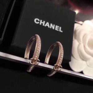 ピアス 季節をまたい新作アイテム シャネル2020即旬な装いに CHANEL きちんと感が抜群 夏らしい季節感