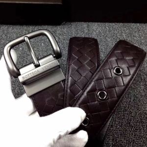 人目を引く存在感 ボッテガ ヴェネタ 人目を引く存在感 BOTTEGA VENETA 多色可選 ベルト