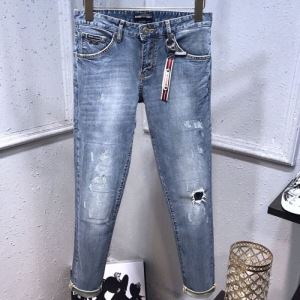 アルマーニ ファッションに取り入れよう ARMANI デニムパンツ 限定アイテム特集