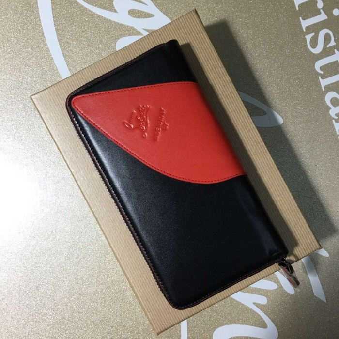 お洒落に魅せる クリスチャンルブタンChristian Louboutin 長財布