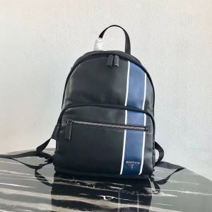 おしゃれ刷新に役立つ プラダ PRADA コーデの完成度を高める リュック