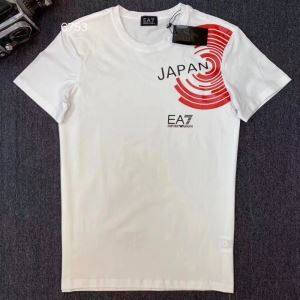 どのアイテムも手頃な価格で 半袖Tシャツ デザインお洒落 アルマーニ ARMANI トレンド最先端のアイテム