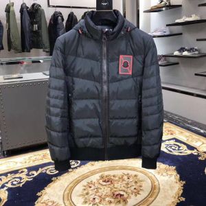 世界中で注目 お早めに 限定人気セール MONCLER モンクレール 2色可選 ダウンジャケット