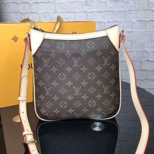 モノグラム LOUIS VUITTON ルイ ヴィトン 上品でファッション 2020年秋冬シーズン 秋冬トレンド
