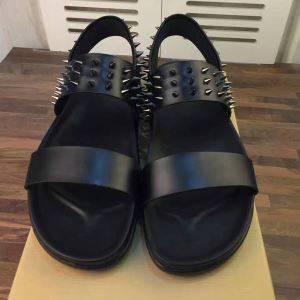 Christian Louboutin フラットシューズ SALE開催 2020...